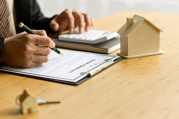 S’ATTAQUER AUX RÔLES : CE QUE LES AGENTS IMMOBILIERS FONT POUR LES ACHETEURS ET LES VENDEURS